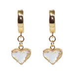 Aretes con dije de corazón de cristal